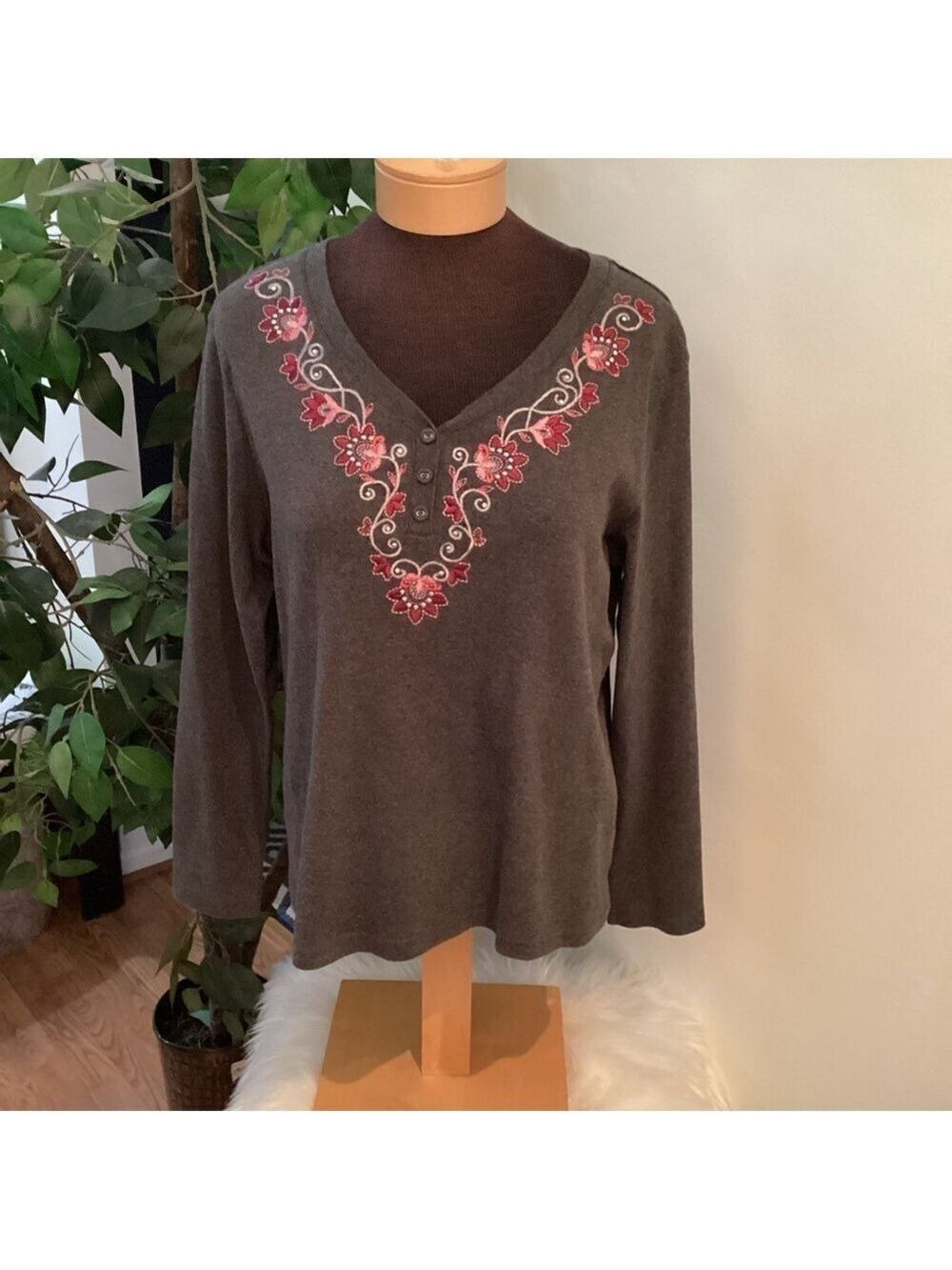 Karen Scott long sleeve pullover tee Woman’s size large ribbed fabric